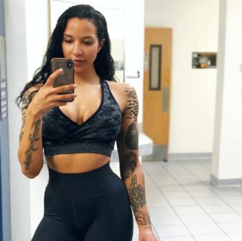 ameliahops spoofed photo banned on handispace.org